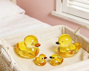 Handmade glass little yellow ducks, miniature collectible statues, animal ornaments, home ornaments, mother and baby ducks playing