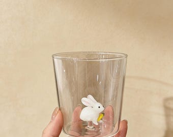 ウサギの手作りガラスカップ、動物の模様、テーブルデコレーション、ハンドルのないワイングラス、ウォーターカップ、かわいいガラスカップ