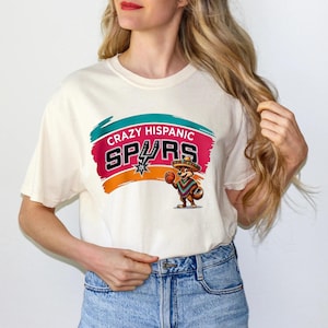 Spurs-fan-t-shirt med latinamerikanskt tema | San Antonio basketmatchdagströja bild 1
