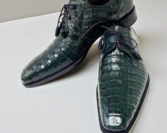 Handgemaakte groene leren oxfordschoenen met alligatorprint: luxe formele kleding