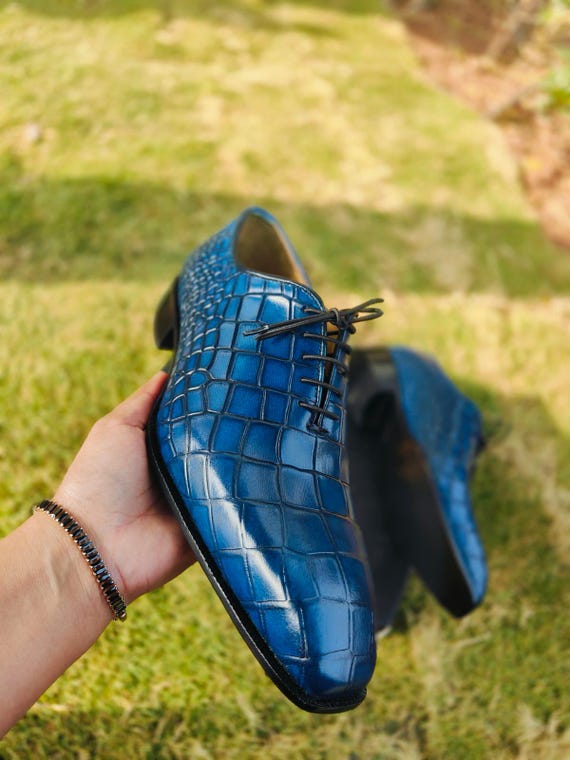luxury dress shoes for men White Pointy Toe Mens Premium Leather Designer and want to make a statement while staying comfortable. Handmade Navy Blue Crocodile Leather