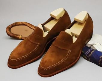 Mocasines de ante color canela hechos a mano: Zapatero de boda de cuero sin cordones