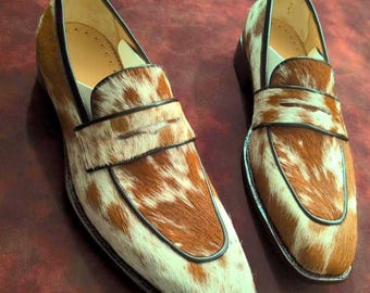 Mocasines Penny Loafs hechos a mano de auténtica piel de vaca / Zapatos sin cordones de piel con pelo marrón y blanco