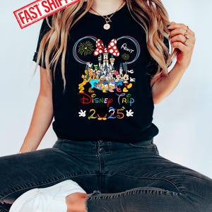 Disney Family Trip 2026 Shirt, Custom Family Vacation Tee, Matching Disney Shirts, Disneyland & Walt Disney World Shirts imagen 5
