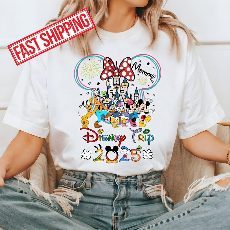Disney Family Trip 2026 Shirt, Custom Family Vacation Tee, Matching Disney Shirts, Disneyland & Walt Disney World Shirts imagen 3