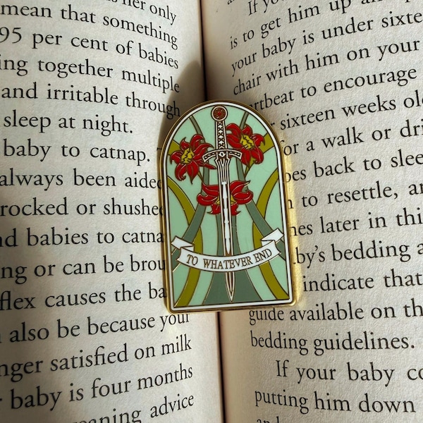 Spilla smaltata "To Whatever End" - Ispirata a "Trono di Vetro" / Regalo fantasy per lettori amanti dei libri