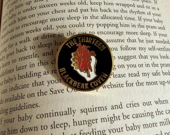 Blackbeak Coven Enamel Pin – Throne of Glass Inspired Badge | Fantasy Witch Jewelry Gift for Readers