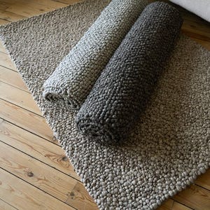 Chunky Pebble Handloom Wool Rug | Cozy Loop Area Carpet