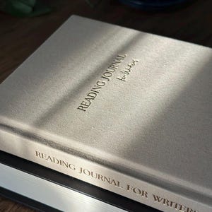 Reading Journal for Writers: Book, Short Story, and Screenplay Reviews