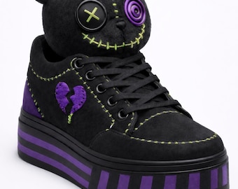 Zapatillas de plataforma góticas negras y moradas con osito de peluche / Zapatos alternativos kawaii espeluznantes y adorables / Zapatos gruesos con cordones emo punk / Estilo Harajuku espeluznante / unisex