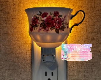 Queen Anne Pink Roses Teacup Night Light