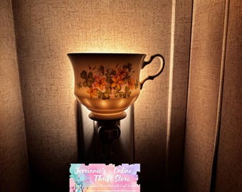 Vintage Clover & Orange Floral Teacup Night Light – Plug-In