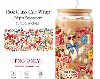 Puede incluir: Un vaso de cristal de 16oz con tapa de bambú y pajita transparente, con un diseño de ocas, cerezas, lazos y el texto "GOOSE GIRL ERA" y "JUST A GIRL & HER GOOSE". El archivo digital mide 9,75x5 pulgadas.