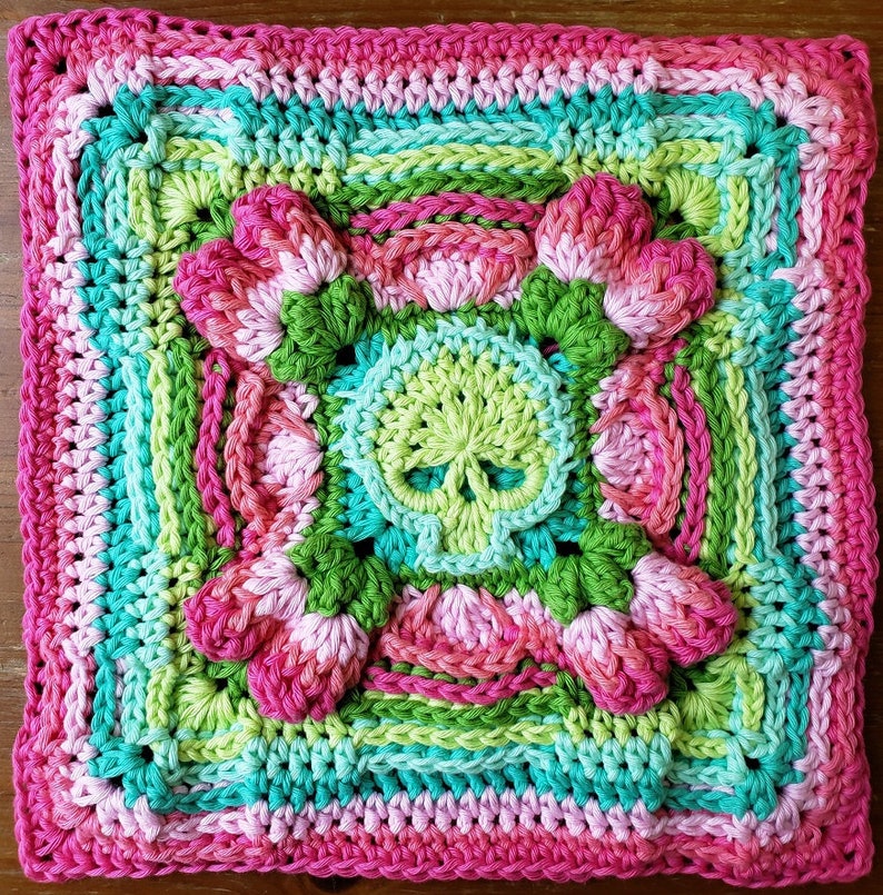 Granny Scare: This Granny Square crochet PATTERN photo tutorial inlcudes a Skull Motif and a Crochet Granny Square. image 5