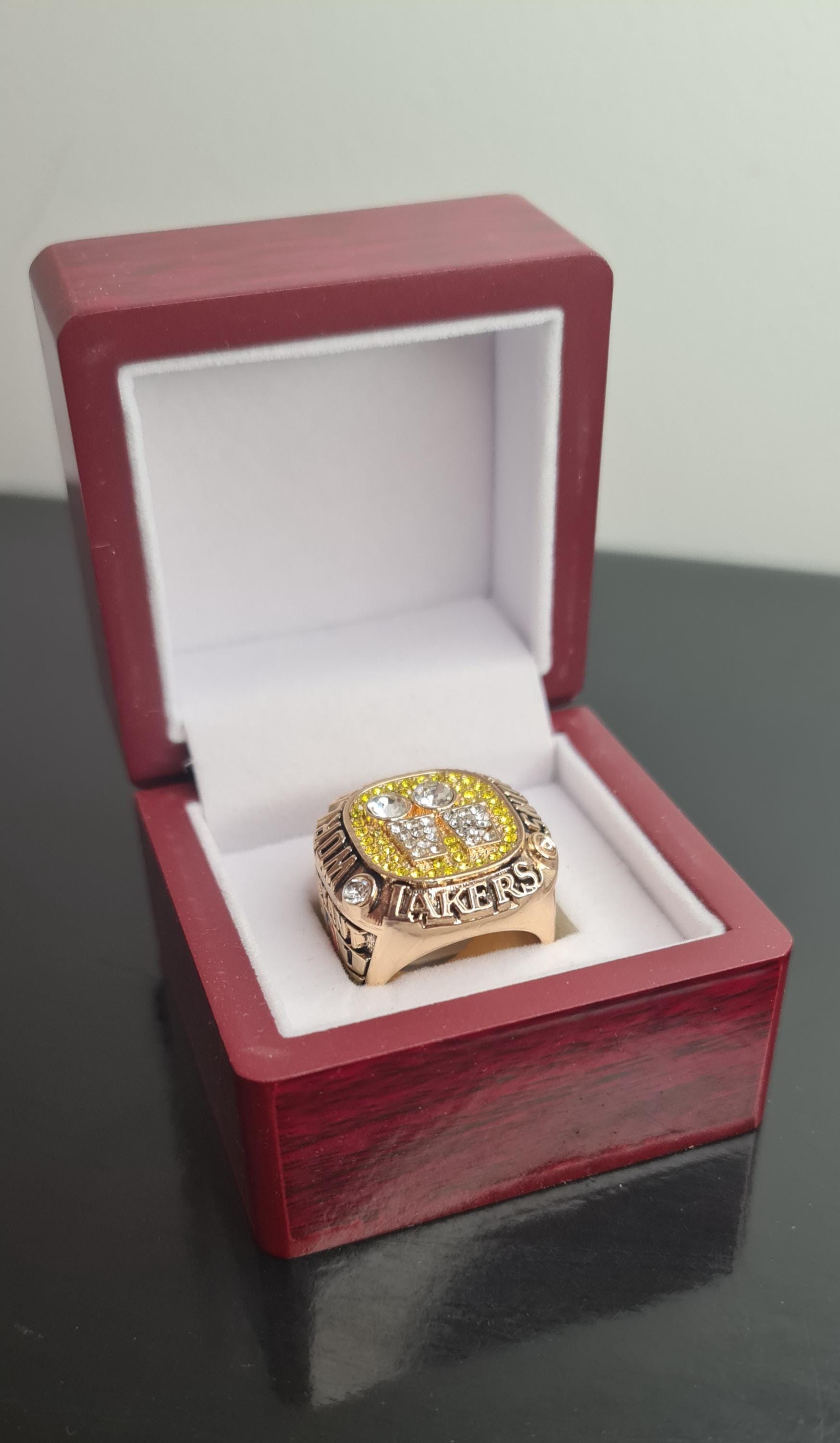 Champion Style Ring NBA 2001 Kobe Bryant Los Angeles Lakers – Gold