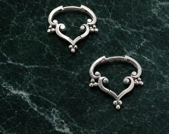 Orecchini a cerchio con pergamena a forma di cuore in argento sterling, gioielli boho di ispirazione vintage