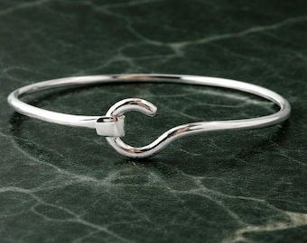 Bracciale rigido aperto minimalista in argento sterling fatto a mano