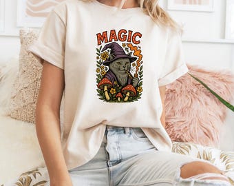T-shirt unisexe chat magique | Sorcier bohème, mode fantastique