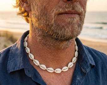Collier de coquillages cauris pour homme | Ras de cou en coquillage de plage | Bijoux surf et océan | Collier d'été bohème | Cadeau style côtier
