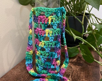 Crocheted water bottle holder. Crossbody. 100% Cotton