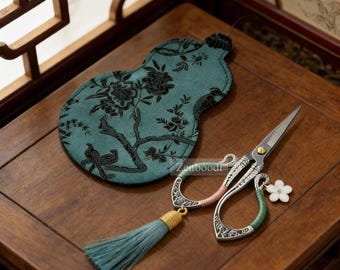 Tijeras de bordado vintage con borlas - Tijeras de costura antiguas de estilo oriental / Regalo chinoiserie / Por Zenboodi