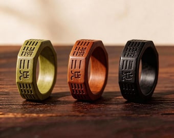 Anillo de sándalo natural, banda de madera para hombre y mujer, anillo minimalista de madera, joyería de inspiración zen, regalo con diseño Bagua / Por Zenboodi