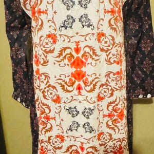 Shalwar kamees  Traditional  Indian and Pakistan has Scerf silk the kamess is cotton beautiful design size large and madem