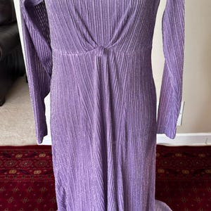 Robe longue au style repoussant fabriquée à la main dans différentes couleurs, bon matériau utilisé, elle est variable, confortable et à un prix avantageux, quelle que soit la robe que vous commandez.