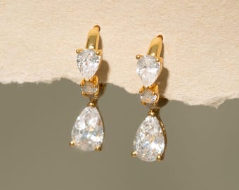 Créoles en forme de larme en Z CZ | Pendentif taille poire | Bijoux de mariée | Boucle dorée minimaliste | Simulateur de diamant | Cadeau d'anniversaire pour elle (E0149)