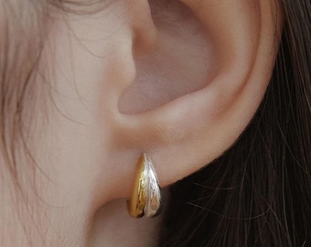 Huggie-oorbellen van gemengd metaal, tweekleurige scharnierende oorringen, sierlijke oorringen, trendy sterlingzilveren trendy sieraden, kerstcadeau (EC3123)