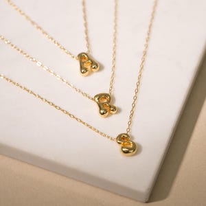 Bellenletterketting, eerste kralenketting, ballon-alfabetbedels, naamketting, gepersonaliseerde bedelsieraden, verjaardagscadeau voor moeder (N0011)