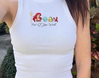 Canotta ricamata ispirata ad Ariel, maglietta della principessa Disney La Sirenetta, top corto "Parte del tuo mondo", completo per le vacanze Disney