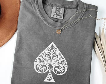 Camiseta con símbolo de espada Comfort Colors®, camiseta minimalista con palo de cartas, camiseta de estética gótica, regalo para jugador de póker, camiseta vintage de manga larga con naipes