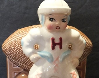 Football Player With Football Planter K1332