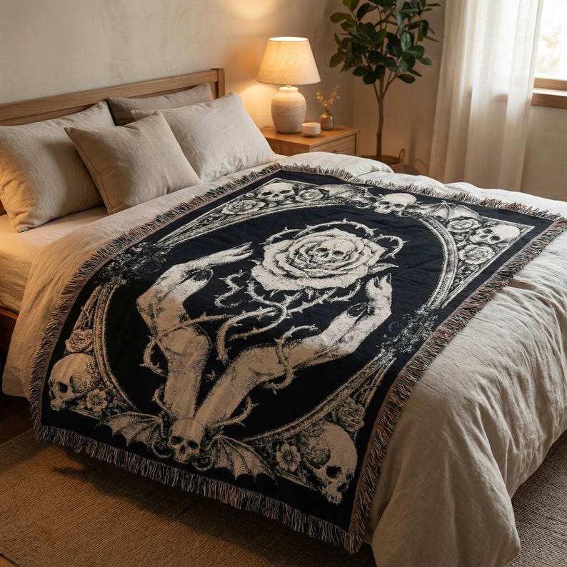 Donkerromantisch gotisch tapijtdeken, Skull Rose vintage, gotisch geweven deken afbeelding 4