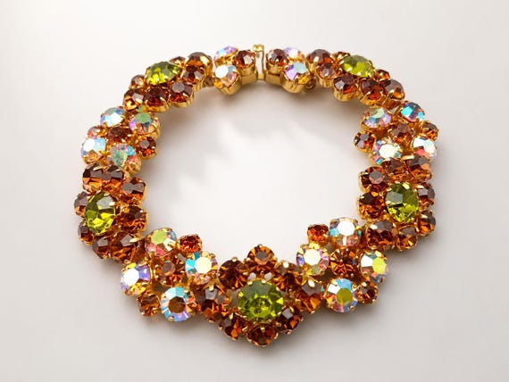 Vintage 1950s/1960s Rhinestone Bracelet – Floral Link Bracelet with Olive Green, Amber & Aurora Borealis Stones – Gold Tone