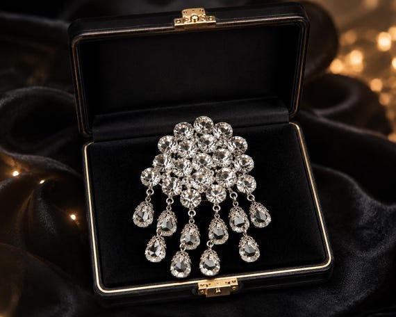 Vintage Clear Rhinestone Dangle Brooch – Art Deco Style Bridal Brooch – Wedding Jewelry – Collectible Costume Jewelry