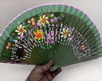 Abanico español antiguo - verde, pintado a mano con flores