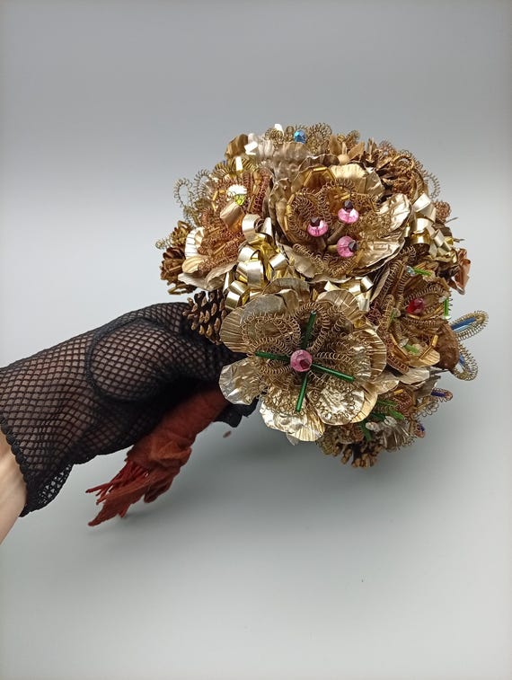 Historic Salzburg Bridal Bouquet in Bouillon Wire – A Masterpiece of Alpine Folk and Convent Craftsmanship