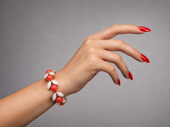Vintage Red White Leaf Bracelet, 1950s 1960s Gold Tone Lucite Thermoset Mid Century Jewelry