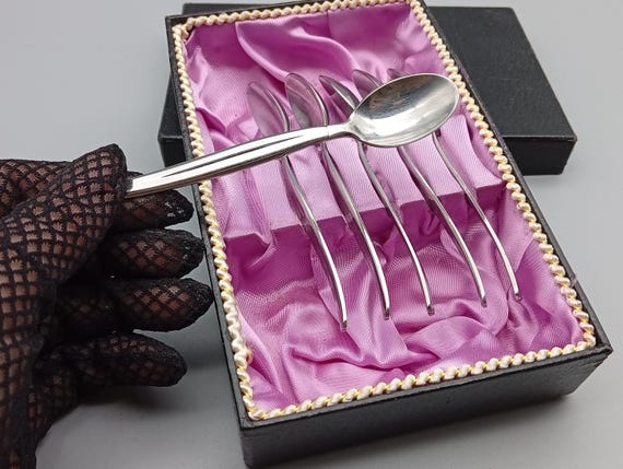 Vintage Espresso Spoon Set in Original Case – Stainless Steel / Rostfrei – Pink Satin Lining