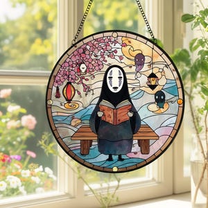 Solfångare i målat glas utan ansikte, färgglad solfångare med Spirited Away-motiv, unik presentsolfångare, fönsterdekor, present till Ghibli-fan bild 4