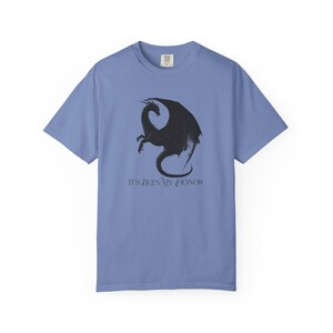 Es war meine Ehre Komfort Farben Tshirt, Onyx Sturm Shirt, Vierter Flügel Zitat T-Shirt, Liam Mairi Geschenk, Fantasy Fan Shirt, Eisen Flamme, Bücherwurm Bild 6
