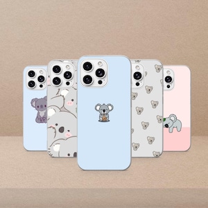 Könnte beinhalten: Fünf Smartphone-Hüllen mit Koala-Illustrationen. Eine ist hellblau mit einem Koala, der Boba-Tee trinkt, eine ist hellblau mit einem Koala, eine hat ein Koala-Muster, eine hat einen grauen Koala-Druck und eine ist rosa mit einem schlafenden Koala.