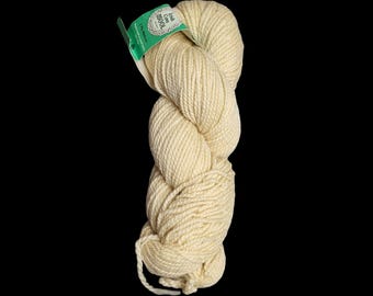 Cape Breton Woolen Mills Irish Cove Wool Yarn #100 Ivory/Off-White - 100g Hank