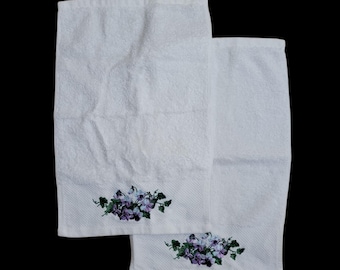 Set of 2 Vtg Waverly Garden Room 'Sweet Violet' Embroidered Hand Towels