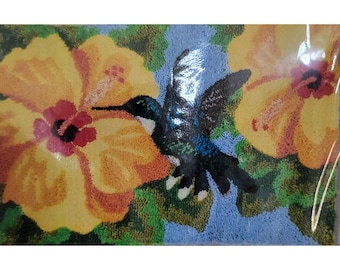 Herrschners 'Hummingbird and Hibiscus' Latch Hook Rug Kit 40"x27"