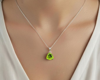 Handmade 925 Sterling Silver Peridot Pendant – Green Gemstone Necklace