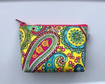 Cosmetic Zipper Bag Floral Retro Groovy Boho Waterproof Lining Make Up Bag/Toiletry Pouch/Accessory Gadget Case