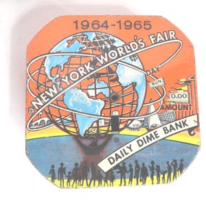 ニューヨーク世界博覧会 1964-1965 プラスチックPiggy bank 1964 Worlds Fair Banks - Etsy